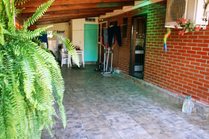 Venta Casa Posadas con Local comercial