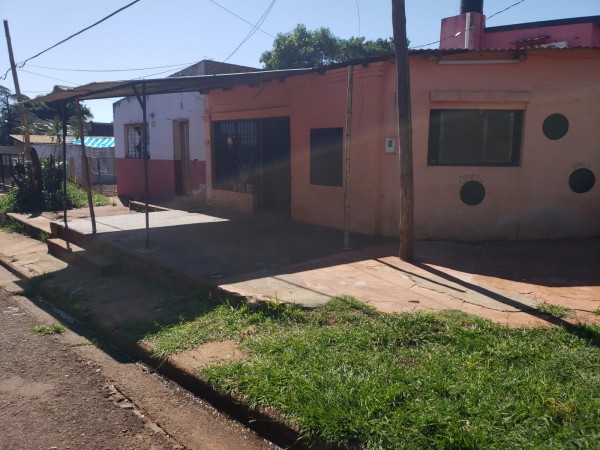 Venta Conjunto 3 Casas con terreno y local Comercial.