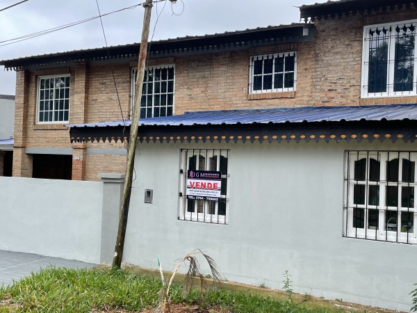 Venta Conjunto 3 Casas con terreno y local Comercial.