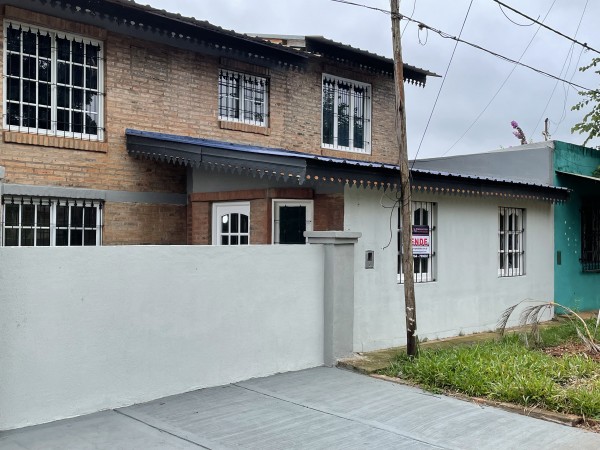 Venta Conjunto 3 Casas con terreno y local Comercial.