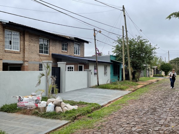 Venta Conjunto 3 Casas con terreno y local Comercial.