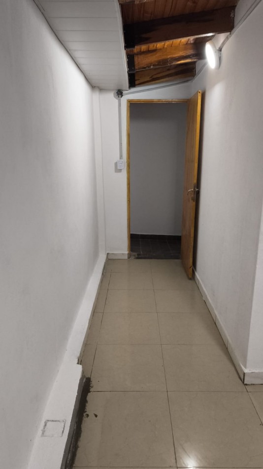 HABITACION AMOBLADA. PILETA. ZONA AV. LAVALLE Y AV. CABRED
