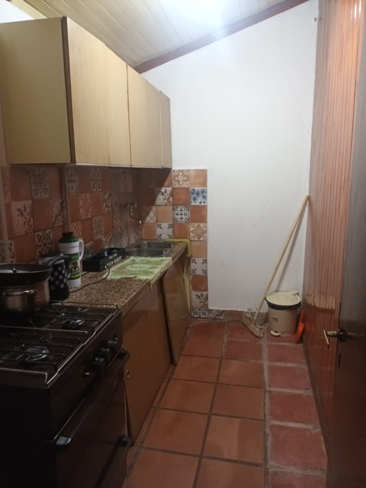 HABITACION AMOBLADA. PILETA. ZONA AV. LAVALLE Y AV. CABRED