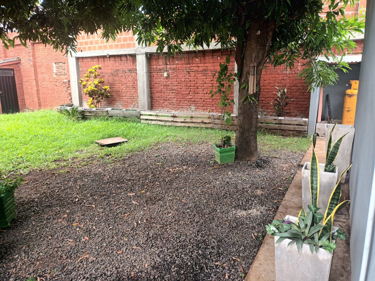HABITACION AMOBLADA. PILETA. ZONA AV. LAVALLE Y AV. CABRED