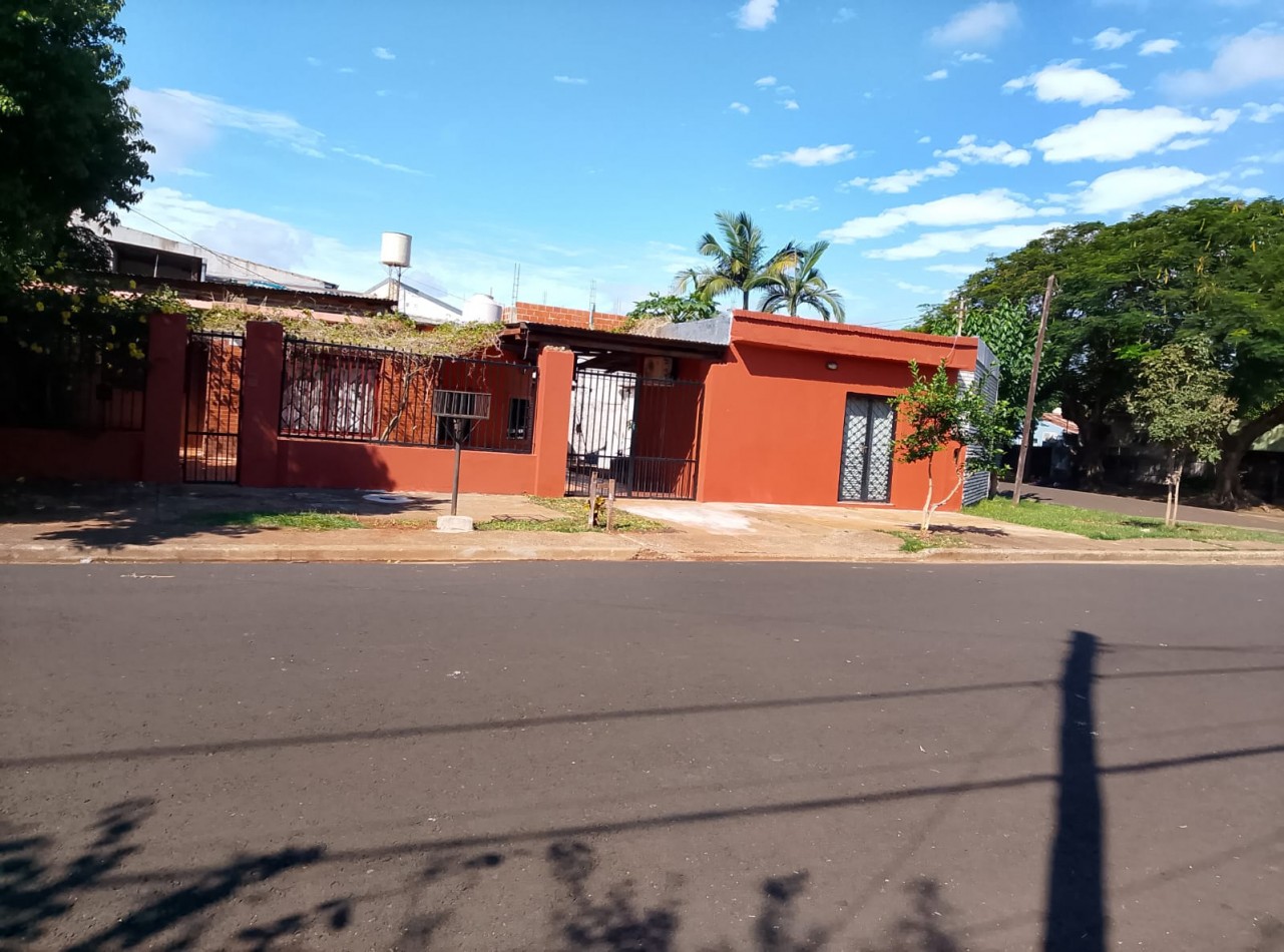 VENTA CASA CON LOCAL EN ESQUINA