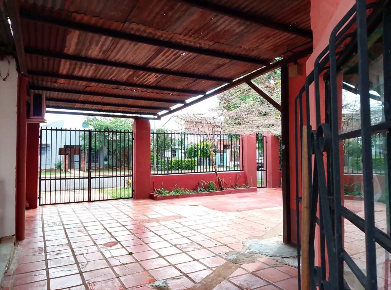 VENTA CASA CON LOCAL EN ESQUINA