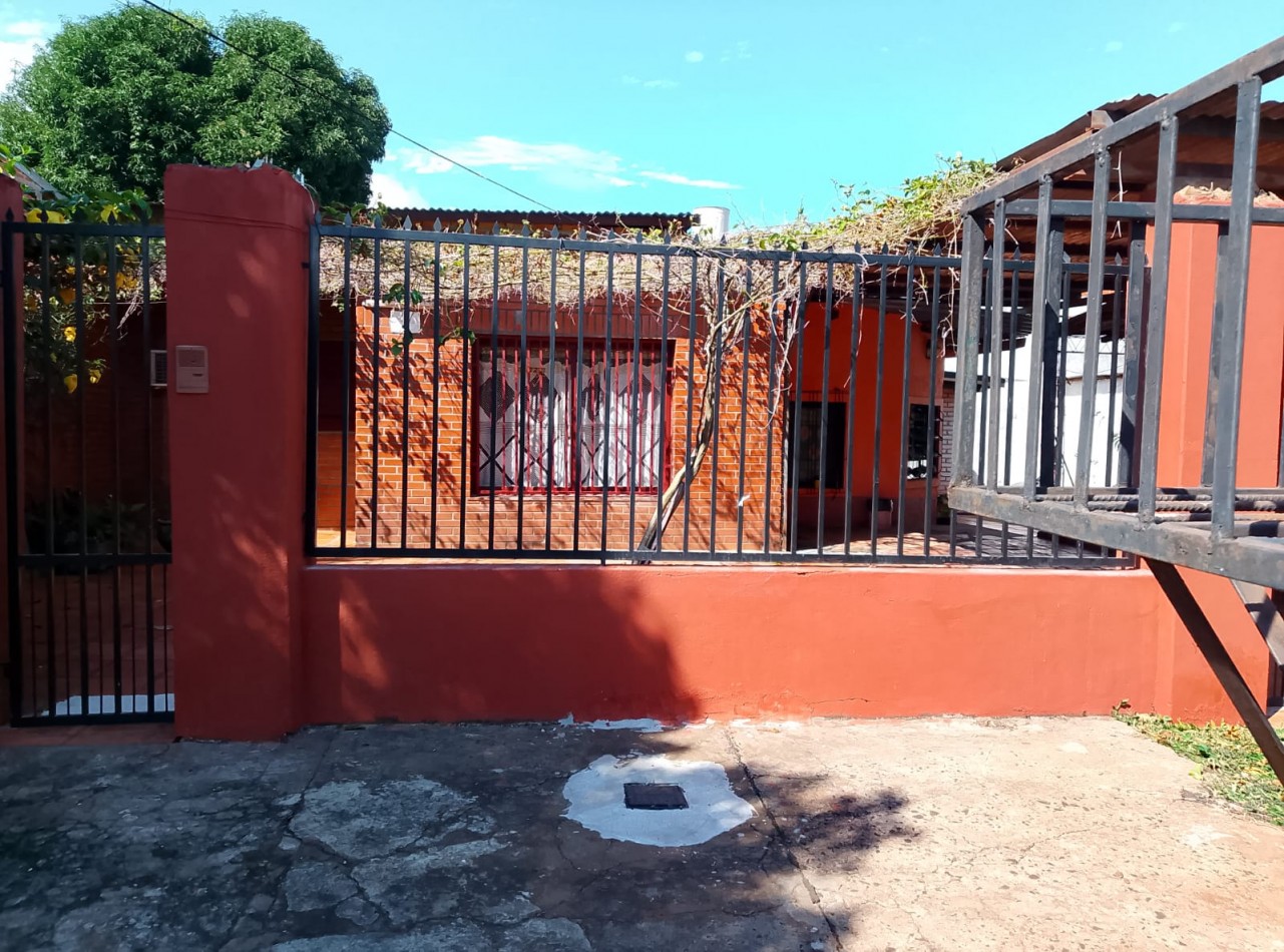 VENTA CASA CON LOCAL EN ESQUINA