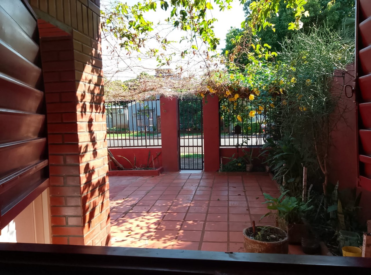 VENTA CASA CON LOCAL EN ESQUINA