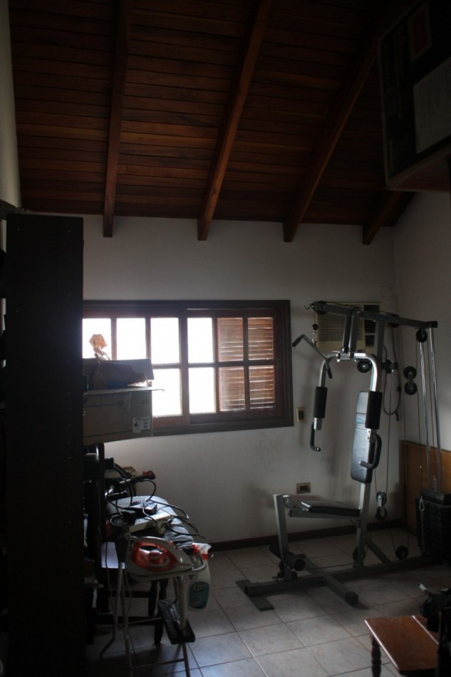 VENTA . VILLA SARITA. CHALET EN DOS PLANTAS